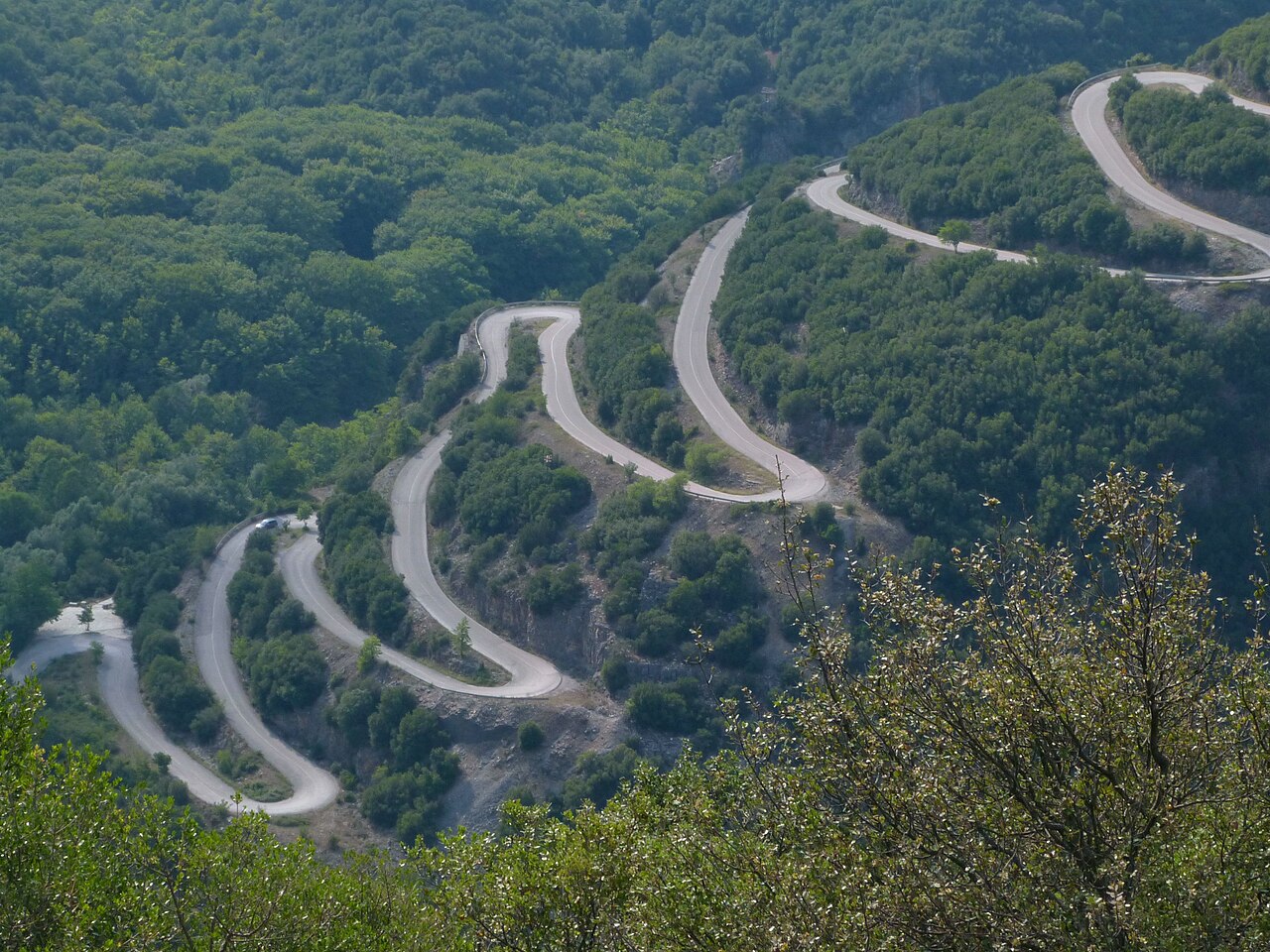 Zagoria: Kipi – Monodendri – Aristi – Papigo (drogi lokalne bez numeru)