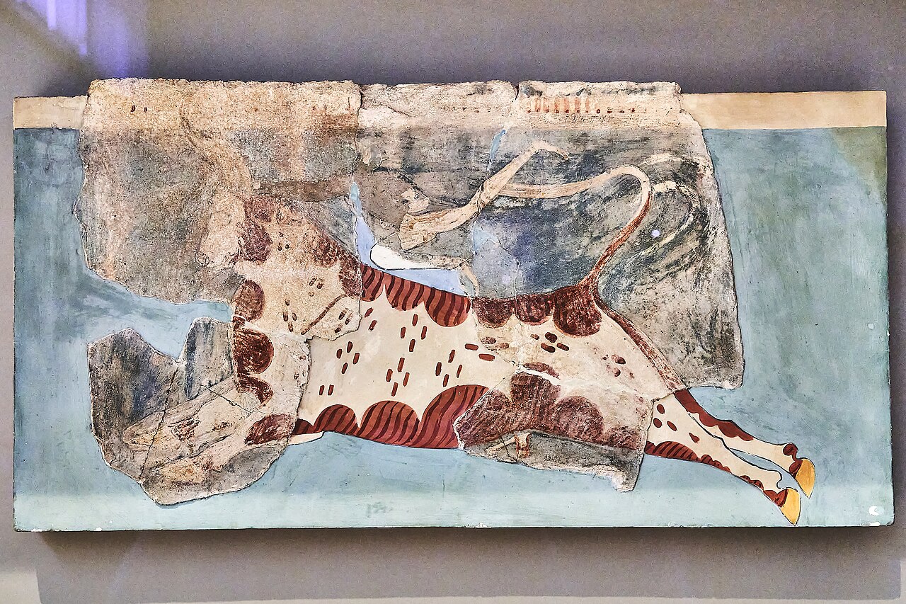 Fresk z akrobatą skaczącym przez byka z pałacu w Tirynsie (XIV–XIII w. p.n.e.); Narodowe Muzeum Archeologiczne w Atenach.