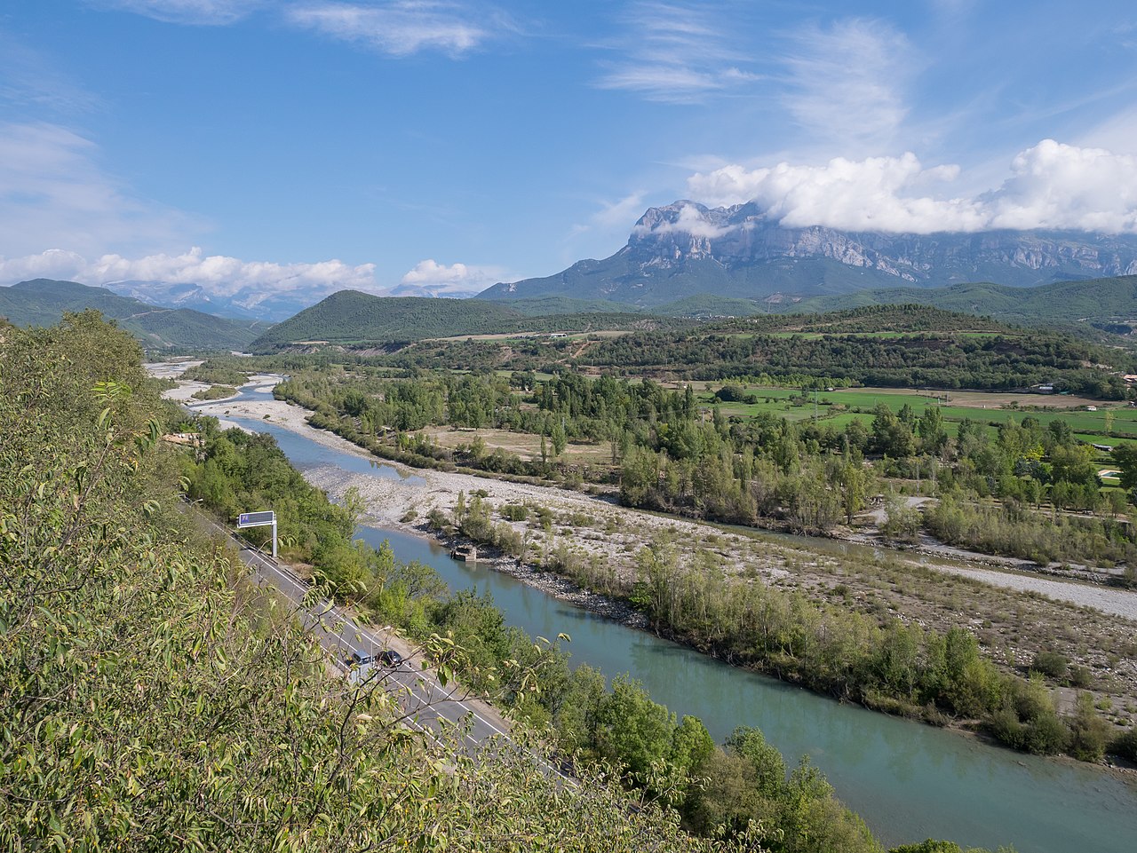 Pireneje Aragońskie: dolina Cinki i Peña Montañesa spod Aínsy